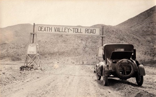 A photograph of the west toll gate to the Eichbaum Toll Road. (Dated: 1927)