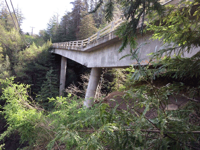 A February 2017 landslide under the 1968 Pfeiffer Canyon Bridge fractured a bridge column.
