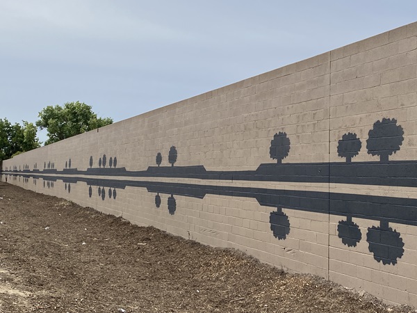 New Sacramento River silhouette soundwall paint (SR-99 South Sacramento Clean CA Project)