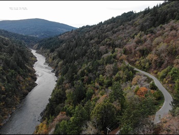 Aerial view of U.S. Route 169 as it meets the Klamath River.