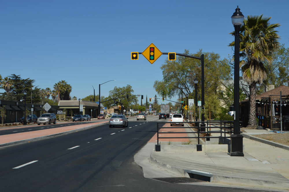 Photo of the improvements on northbound State Route 99/Live Oak Boulevard toward Elm Street.