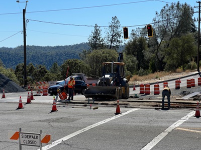 Traffic control along State Route 49 at the intersection of Lincoln Way/Borland Avenue.