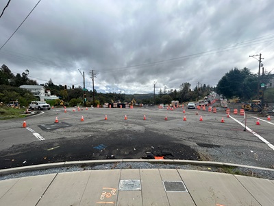 Intersection of State Route 49 and Lincoln Way/Borland Avenue in Auburn were crews are setting up to construct a new roundabout.