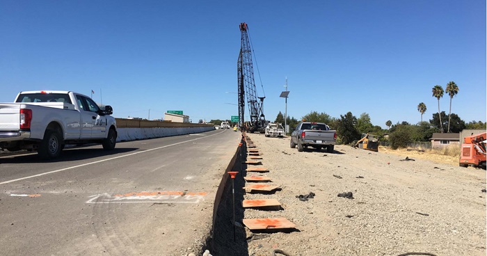 Beginning Construction of Soundwall near Northbound Freeport Bridge