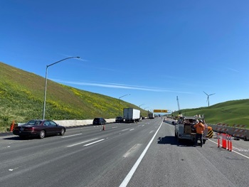 Picture of shifted lanes on eastbound I-580 near Livermore, CA. From March 2023.