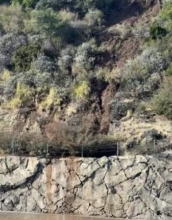 Image of slope protection wall where storm related slope protection project on Southbound US-101 in Greenbrae, Marin County will take place.