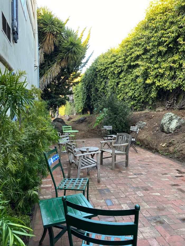 Outdoor patio and outdoor furniture in San Francisco's Portola neighborhood.