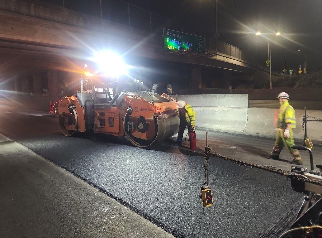 Crew performs overnight paving work on US 101 in San Mateo County.