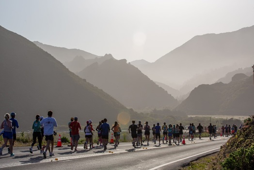 Photo of people running Big Sur Marathon