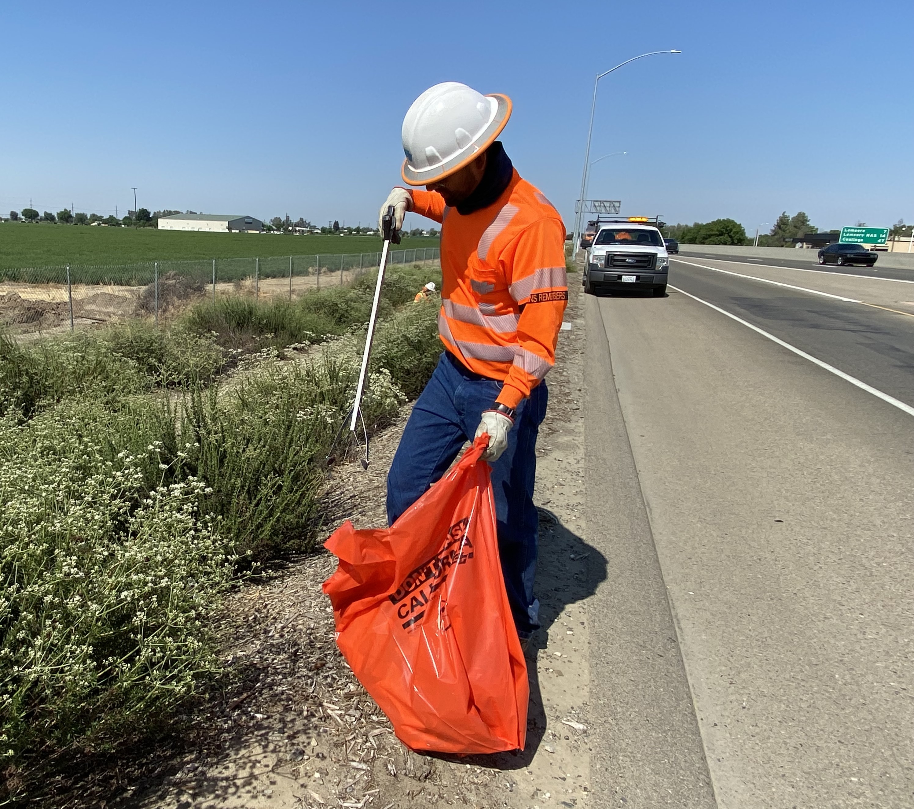 District 6 Clean California | Caltrans