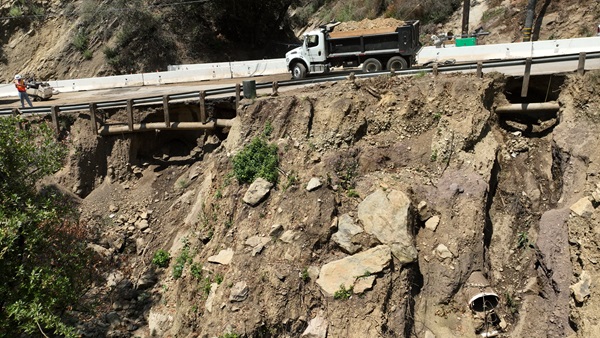 Photograph of hillside damage repair on State Route 27/ Topanga Canyon Boulevard