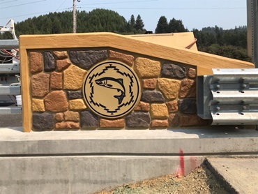 The design on the Dominie Creek bridge abutments was created completely by a Tolowa Dee-ni’ Nation member (District 1 photograph)
