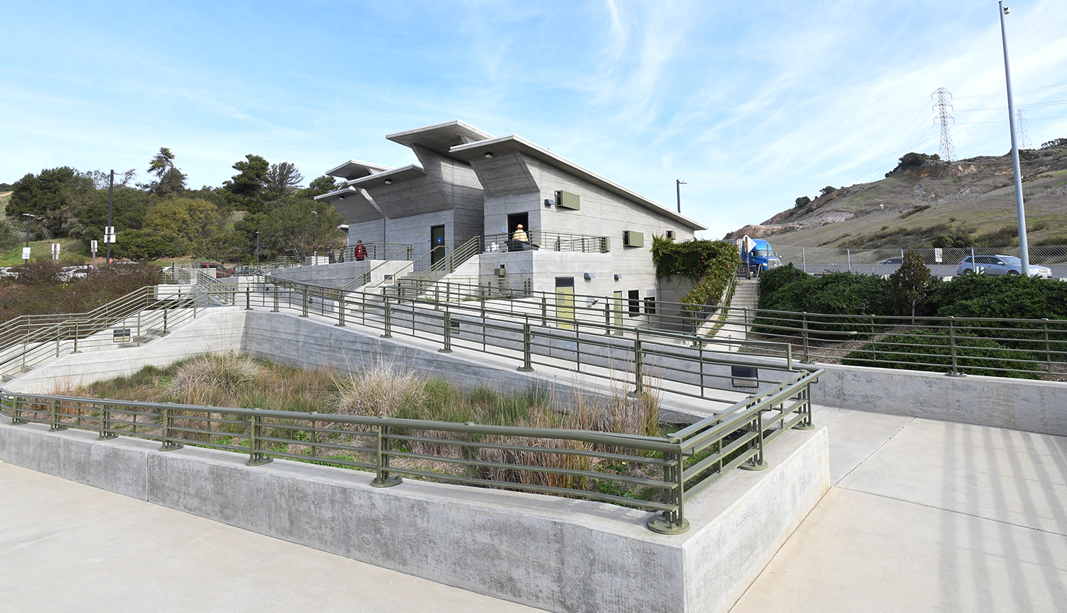 Photo depicting a wide angle view of a rest area in Vallejo.