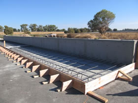 Type 732s Barrier concrete pour